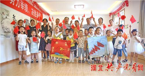 春运首日,他们是回家路上遇见的最美风景
